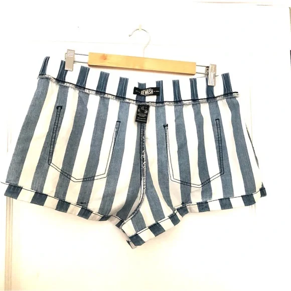 Rewash Brand Shorts size XL - Picture 7 of 9